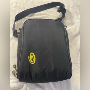 Timbuk2 Euro Tote Vertical Black Cross Body Shoulder Travel Nylon Zip Bag